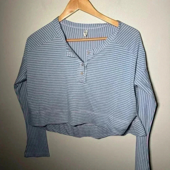 NWOT FREE PEOPLE SEEING STRIPES OVERSIZED HENLEY XS - Picture 3 of 7